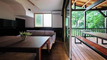 Villa, 3 Bedrooms | Living area | 40-inch TV with digital channels