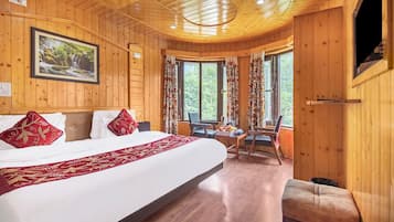 Phòng đôi Deluxe, 1 giường cỡ king, sân hiên, quang cảnh núi | Màn/rèm cản sáng, phòng cách âm, truy cập Internet không dây miễn phí