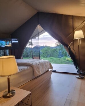 Comfort Tent, Balcony - Tikumbar - Glamping, Cafe, Camping Ground & Campervan (Pelaga)