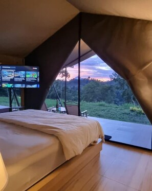 Comfort Tent, Balcony - Tikumbar - Glamping, Cafe, Camping Ground & Campervan (Pelaga)