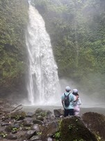 Cascada en la piscina