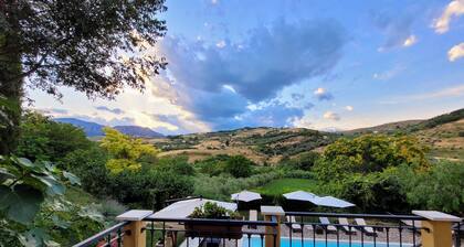 Historic Italian Villa with pool