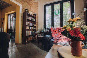 Interior - Historic Italian Villa with pool (Torre de Passeri)