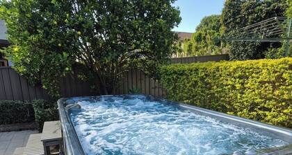 Botany Wellness Oasis: Family Ready Home With Swim Spa & Sauna