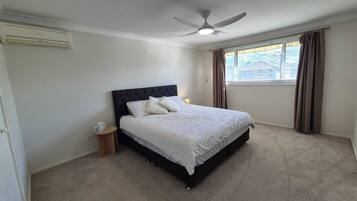 3 bedrooms, iron/ironing board, free WiFi, bed sheets