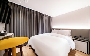 Room - Sinchon Urbanslow (Seoul)