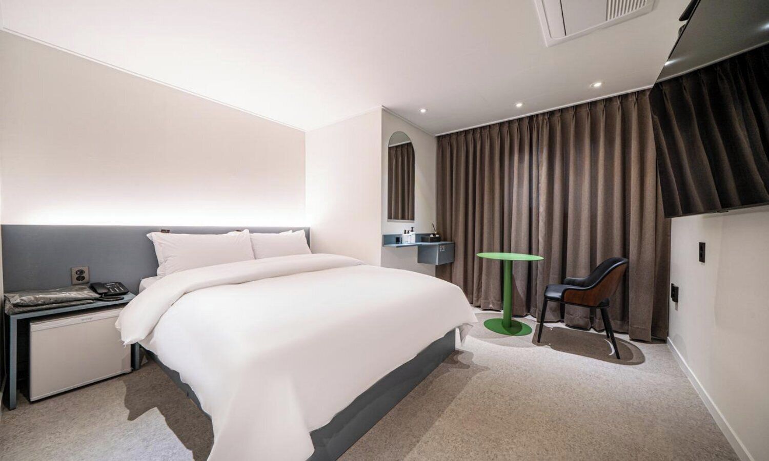 Deluxe Double Room | Free WiFi, bed sheets