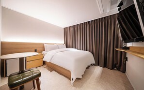 Room - Sinchon Urbanslow (Seoul)
