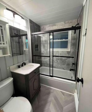 Shower, hair dryer, towels, shampoo - The Elevated Pine Escape | Hot Tub + Game Room (Albrightsville)