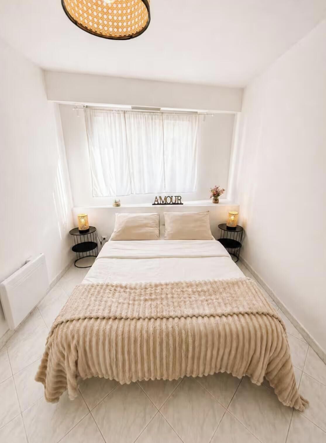 2 dormitorios, tabla de planchar con plancha, wifi y ropa de cama