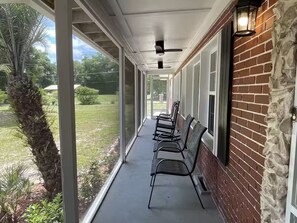 Terrace/patio - Butler Manor Serene 3BR Retreat Near Ocala Perfect To Gather Restore & Celebrate (Anthony)
