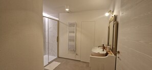 Bathroom - Vrbo Property (Zoagli)