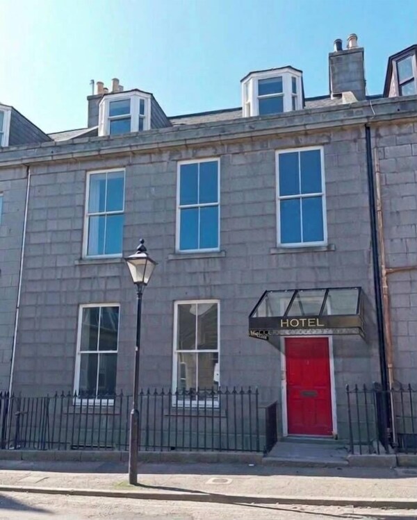 Super Nova Hotel - Aberdeen