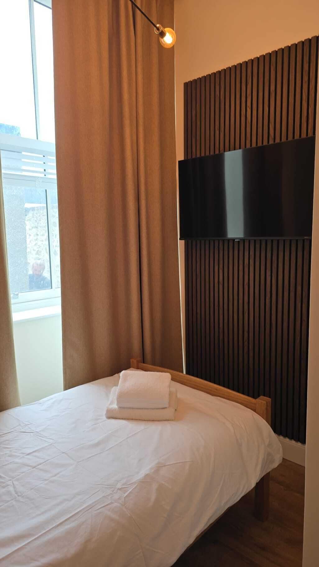 Cortinas blackout y sistema de insonorización 