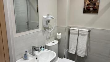 Standard Double Room | Bathroom | Free toiletries, hair dryer, towels, soap