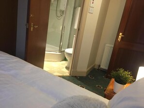 Standard Single Room | Desk, laptop workspace, blackout drapes, soundproofing - Super Nova Hotel (Aberdeen)