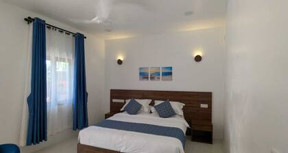 Perfect 3-bedroom house with AC in delightful Omadhoo