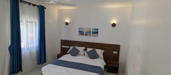 Perfect 3-bedroom house with AC in delightful Omadhoo