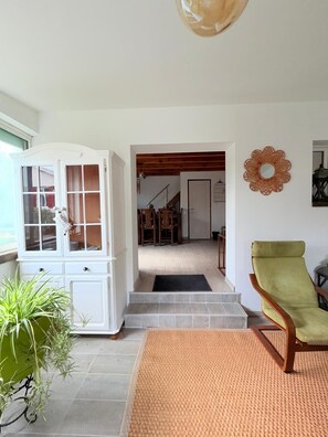 Interior - Detached house of 51 m2 on two levels with access to a shared swimming pool. (Beautiran)