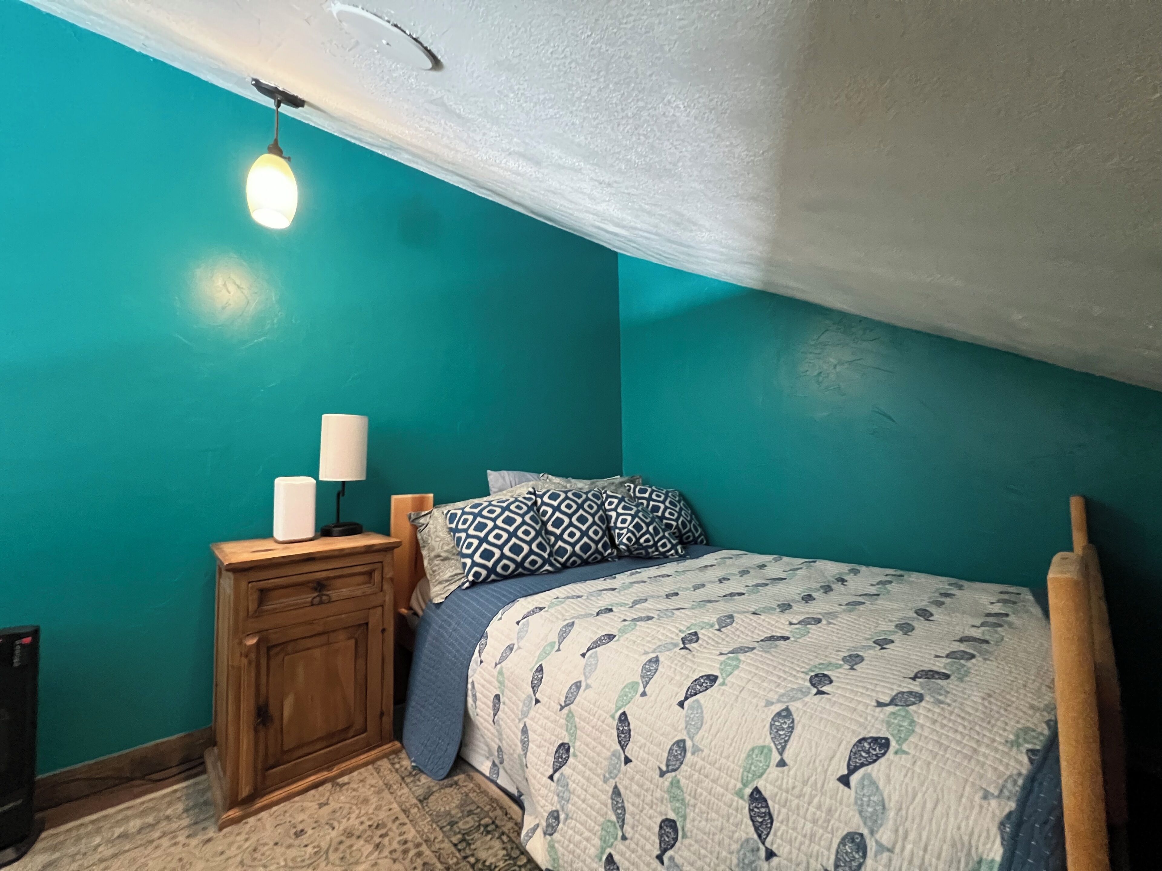 3 habitaciones, tabla de planchar con plancha, wifi y ropa de cama 