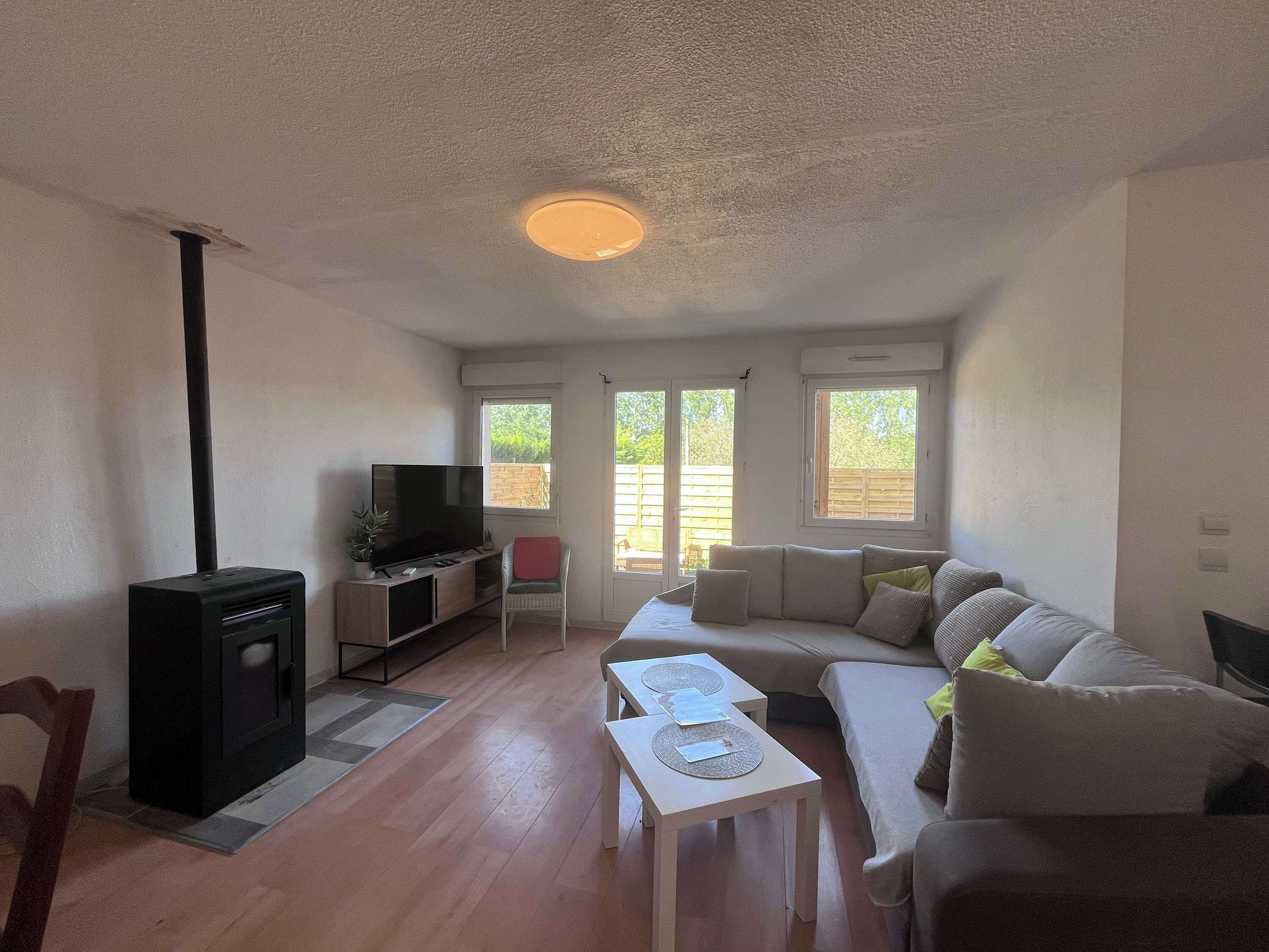 Fernseher, Kamin, Arbeitsbereiche