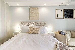 1 dormitorio, tabla de planchar con plancha, Internet y ropa de cama