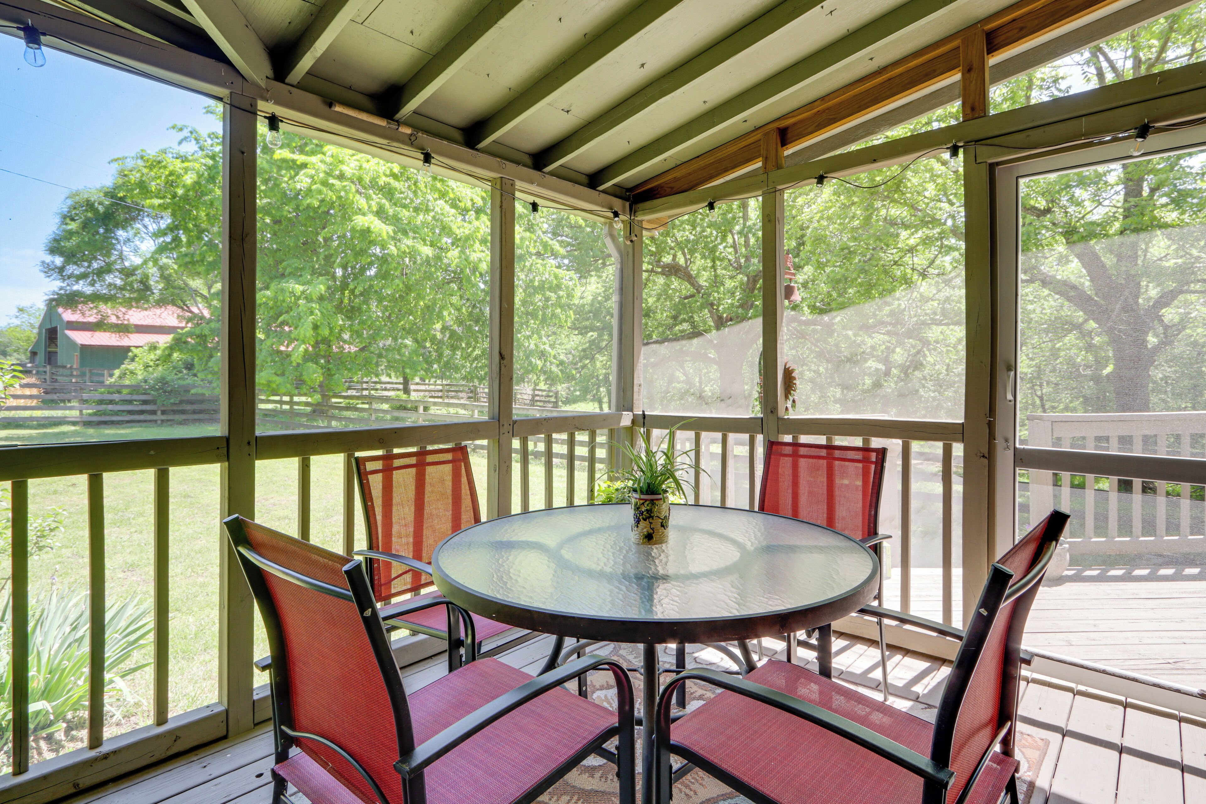 Outdoor dining