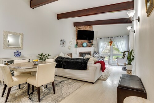 3 Mi to Dtwn Norwalk: Cozy Condo