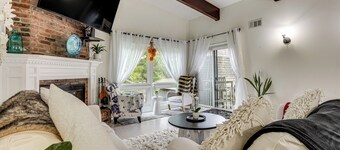 3 Mi to Dtwn Norwalk: Cozy Condo