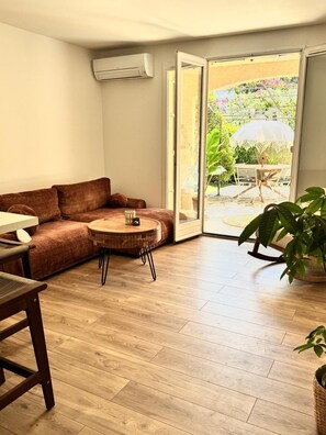 Living area - Charming apartment A stay in the heart of the Mediterranean 2 steps from the beaches (La Ciotat)