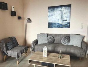 Living area - Capostango Apartments  (Ano Rodakino)