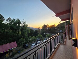 Habitación superior, vista a la montaña | Áreas de la propiedad