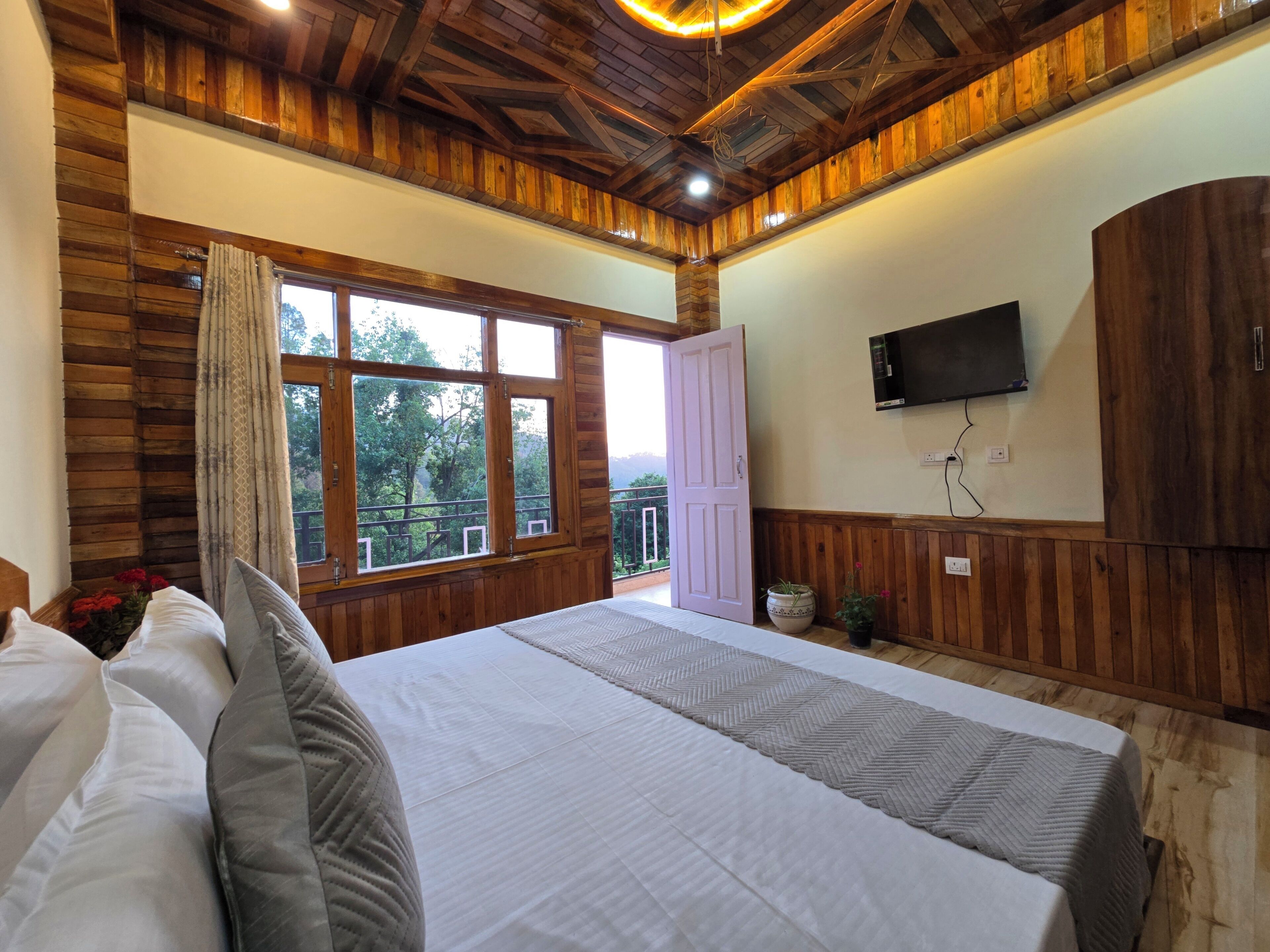 Superior Room, Mountain View | Free WiFi