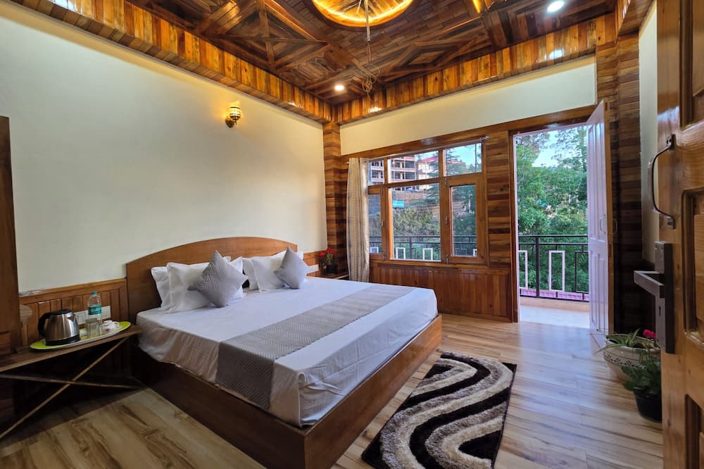 The Wooden Nook Chail