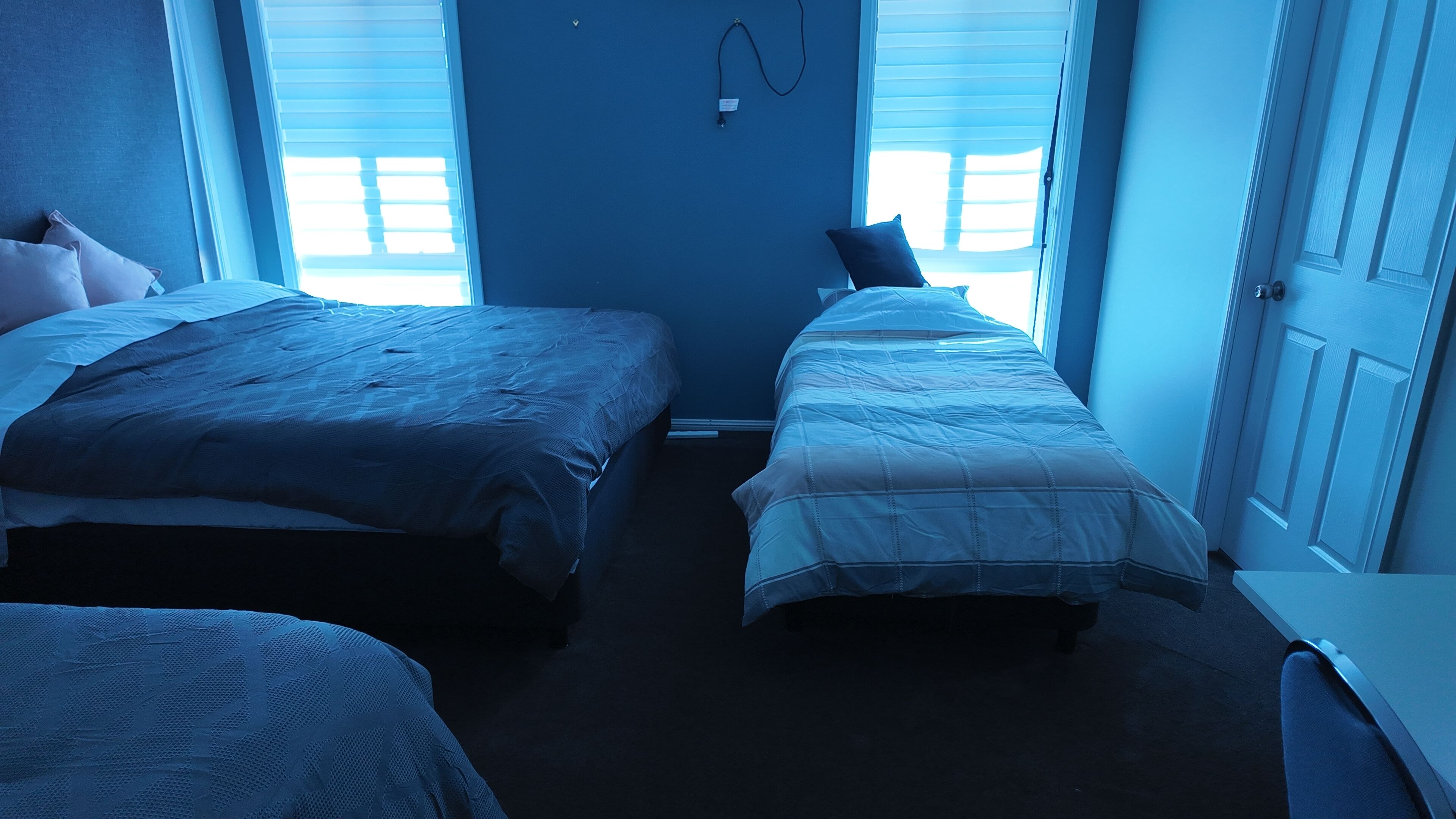5 bedrooms, iron/ironing board, WiFi, bed sheets