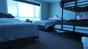 5 bedrooms, iron/ironing board, WiFi, bed sheets