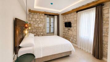 Standard Room | Free minibar items, free WiFi, bed sheets