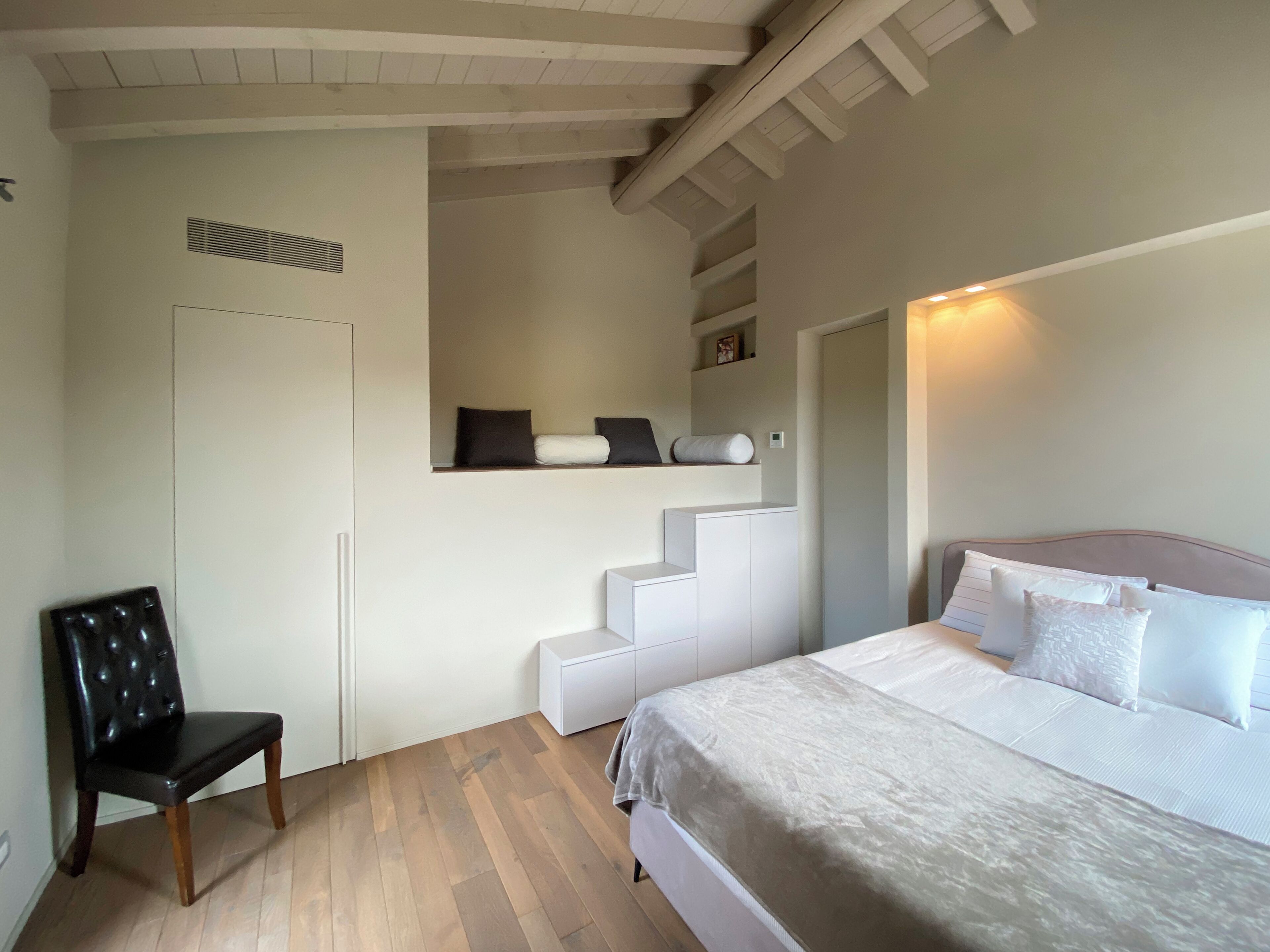 Appartamento, vista giardino | In-room safe, soundproofing, iron/ironing board, free WiFi