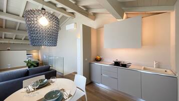 Departamento, vista al jardín | Restaurantes