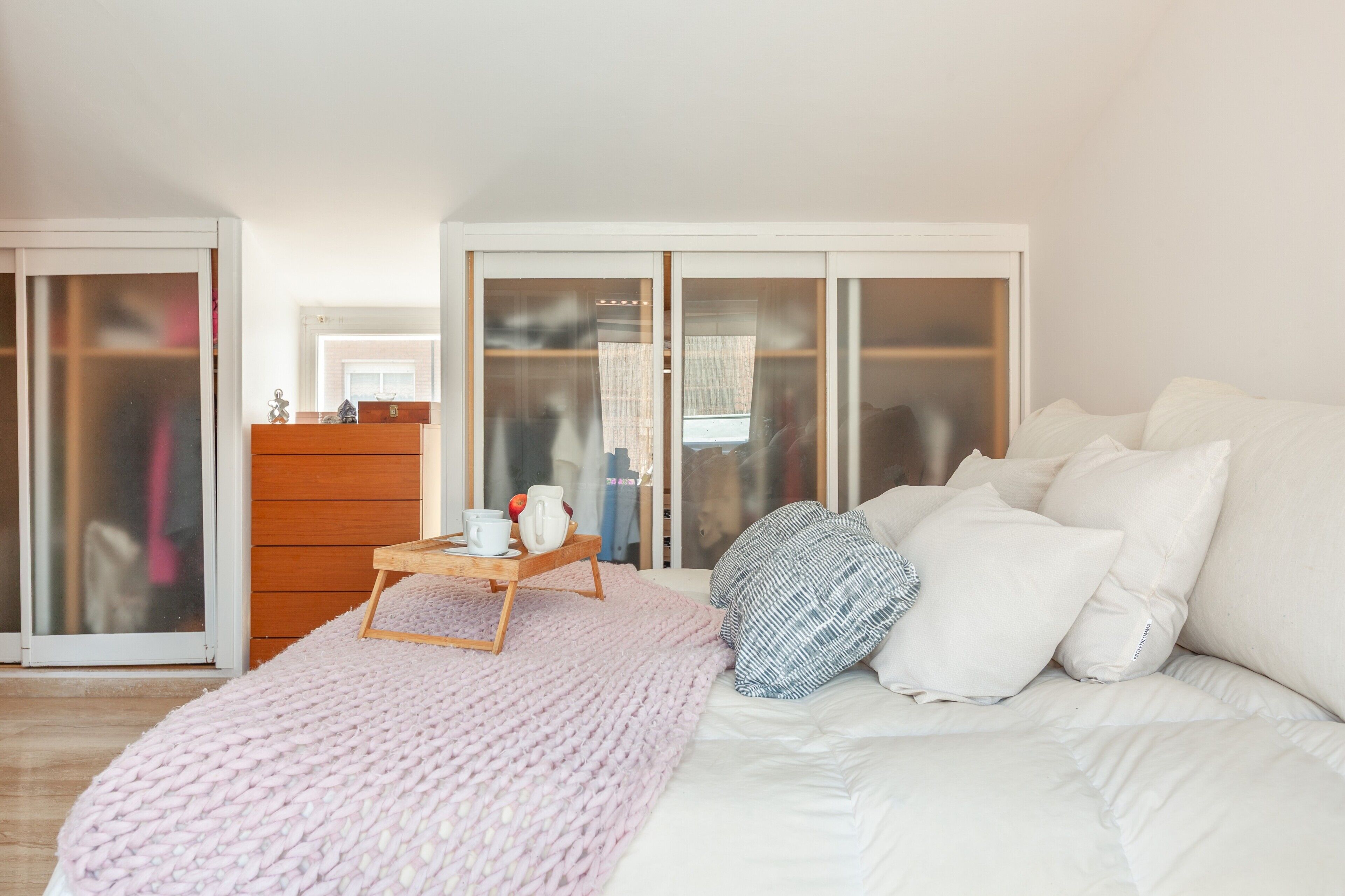 3 slaapkamers, een strijkplank/strijkijzer, wifi, beddengoed