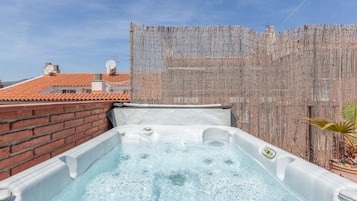 Baignoire à remous extérieure