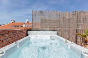 Bañera de hidromasaje exterior