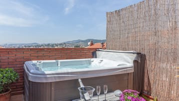 Baignoire à remous extérieure