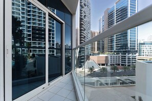 Property grounds - Free housekeeping visits during your stay - StayShort - Studio  in Business Bay with Modern Amenities that Sleeps 4 (Business Bay)