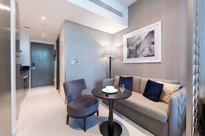 TV - Free housekeeping visits during your stay - StayShort - Studio  in Business Bay with Modern Amenities that Sleeps 4 (Business Bay)