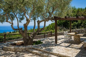 Outdoor dining - Villa Poseidon - Executive Suite In Zante w/Pool (Skinaria)