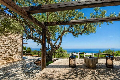 Villa Poseidon - Family Suite In Zante w/Pool
