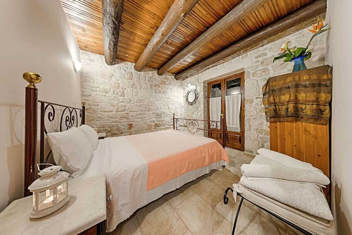 1 bedroom, travel crib, WiFi, bed sheets