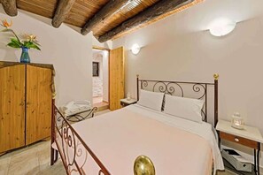 1 bedroom, travel cot, WiFi, bed sheets - Villa Poseidon - Family Suite In Zante w/Pool (Skinaria)