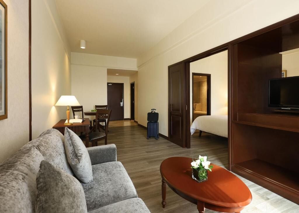 Superior Double or Twin Room, City View | Living area
